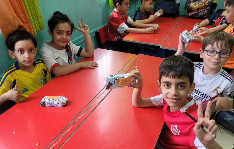 جشن اسم آقای آریو با تشکر از خانواده ی عزیز حسنی 9