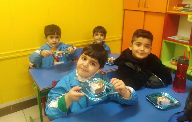 :جشن اسم آقای آیین کاظمی 3