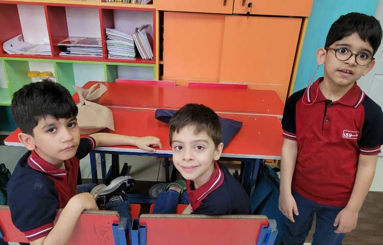 جشن اسم آقای امیرمحمود با تشکر از خانواده ی عزیز شهبازی نیا 6