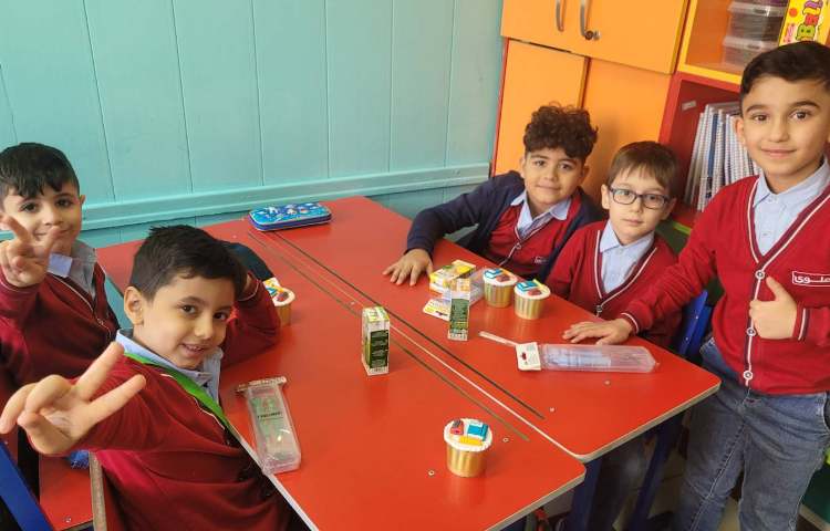 جشن اسم آقای رادین،با تشکر از خانواده ی عزیز هدایت 1