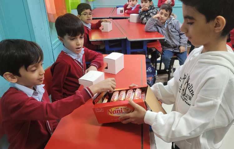 جشن اسم آقای مهرشاد،با تشکر از خانواده ی عزیز فراهانی 3