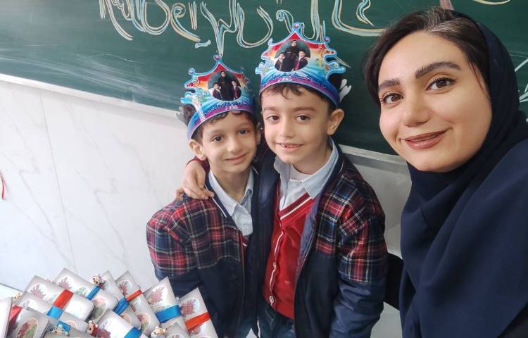 جشن اسم ( ارسلان، آیهان ) در کلاس برگزار شد. 6