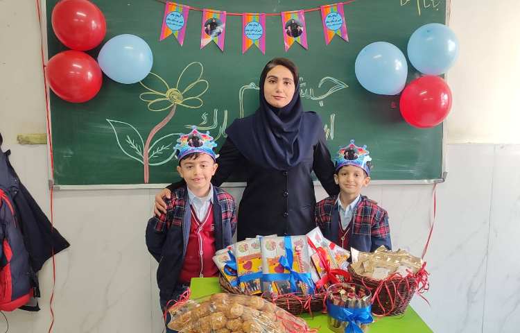 جشن اسم ( ارسلان، آیهان ) در کلاس برگزار شد. 7