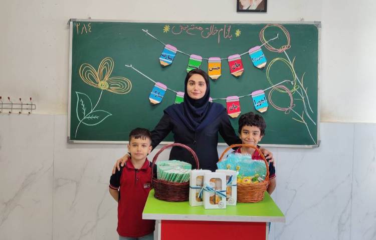 جشن اسم ( امیررضا، اهورا) در کلاس برگزار شد. 1