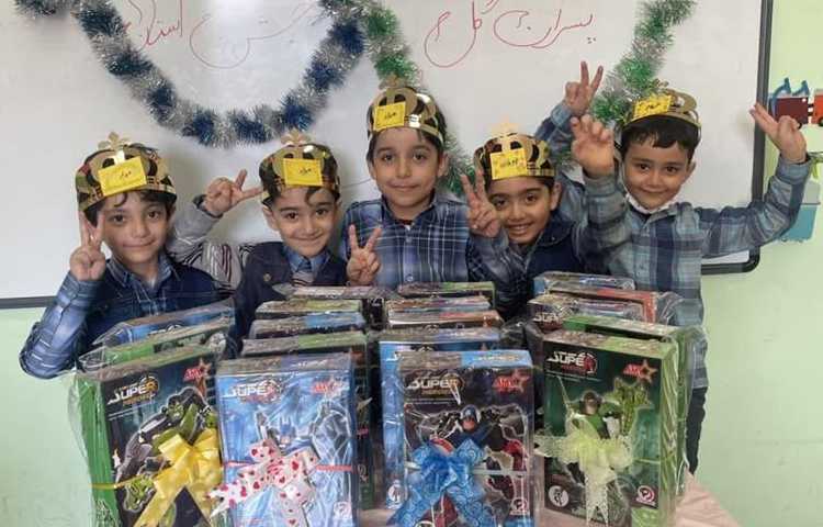 جشن اسم دانش آموزان پایه اول دبستان علوی 4