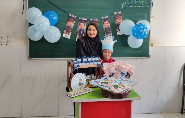 جشن اسم ( مهراد،شهراد) در کلاس برگزارشد. 6