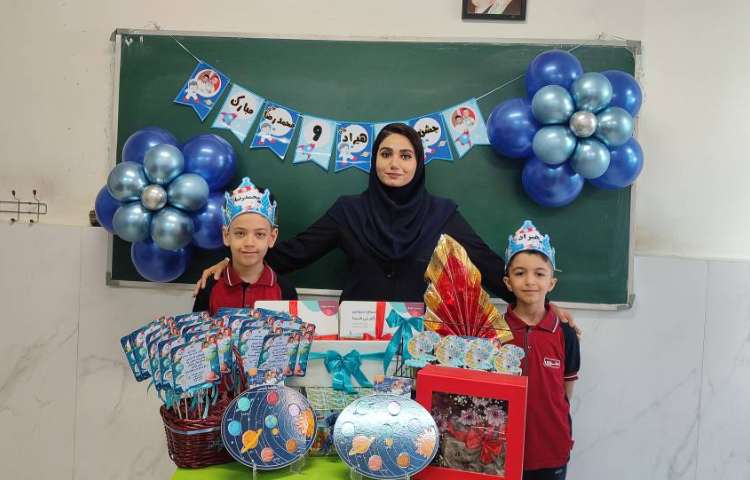 جشن اسم ( هیراد،محمدرضا) در کلاس برگزار شد 4