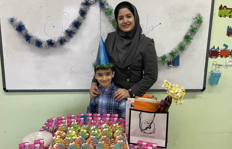 جشن اسم و تولد دانش آموزان پایه اول دبستان