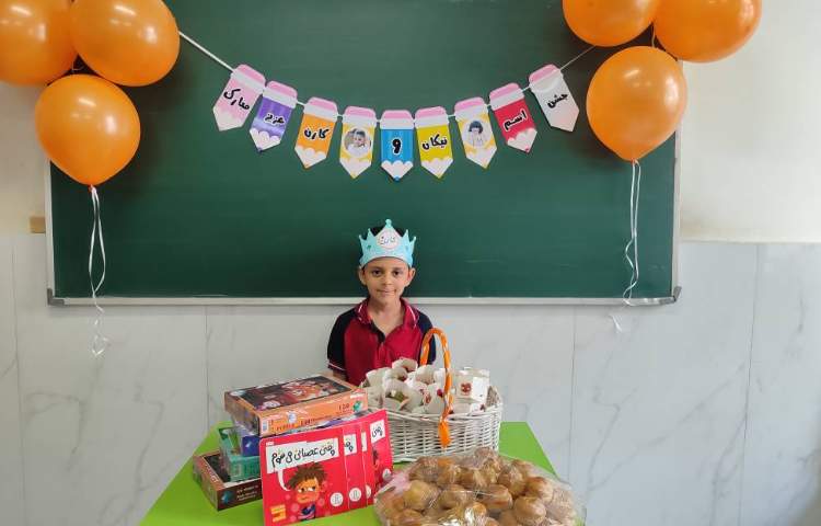 جشن اسم (کارن کلاته،نیکان‌) در کلاس برگزار شد. 4