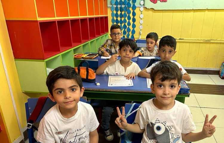 جشن افتتاحیه کلاس توت فرنگی 1