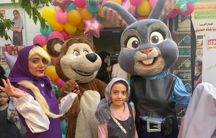 جشن افتتاحیه کلوپ تکه های یخ، خنده های ریز 13