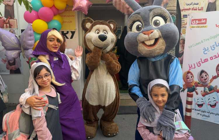 جشن افتتاحیه کلوپ تکه های یخ، خنده های ریز 15