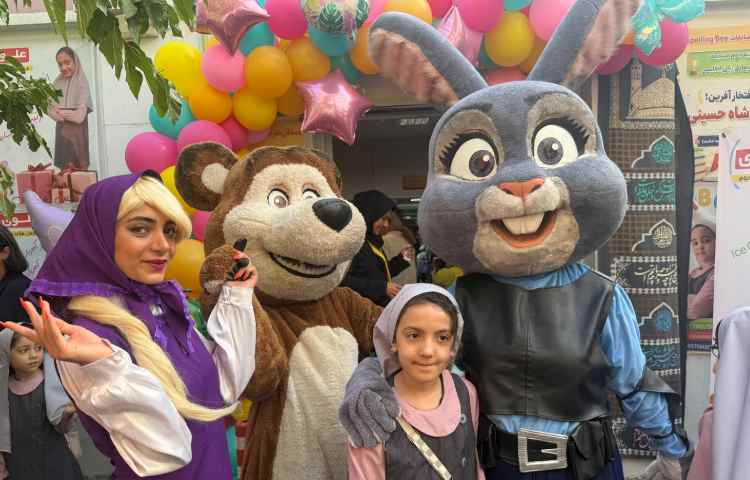 جشن افتتاحیه کلوپ تکه های یخ، خنده های ریز 16