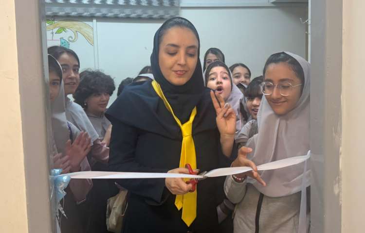 جشن افتتاحیه کلوپ تکه های یخ، خنده های ریز 48
