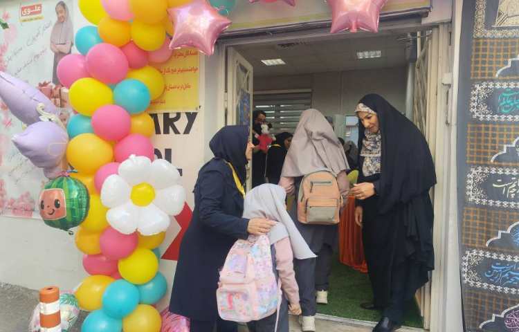جشن افتتاحیه کلوپ تکه های یخ، خنده های ریز 9