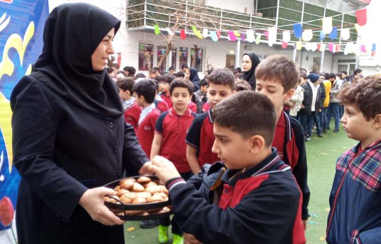 جشن انقلاب و اهدا جوایز برگزیدگان مسابقات هنری و علمی 1