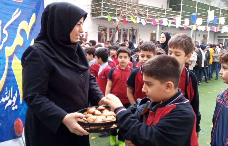 جشن انقلاب و اهدا جوایز برگزیدگان مسابقات هنری و علمی 19