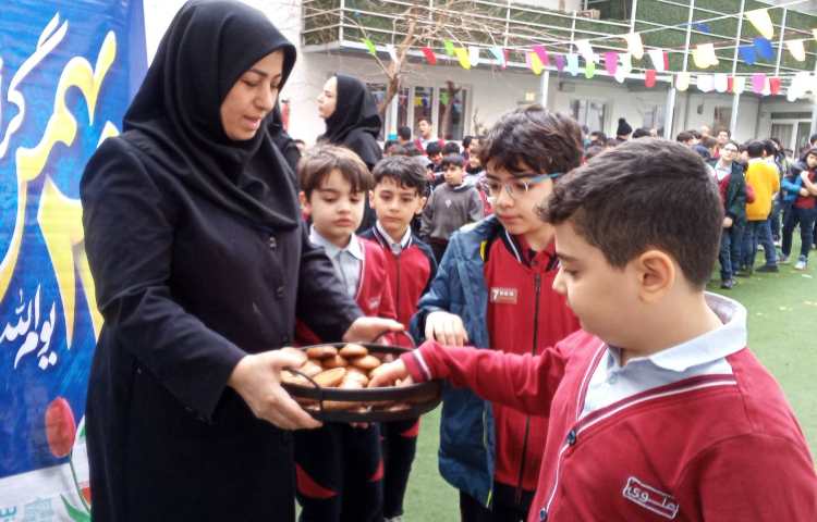 جشن انقلاب و اهدا جوایز برگزیدگان مسابقات هنری و علمی 4