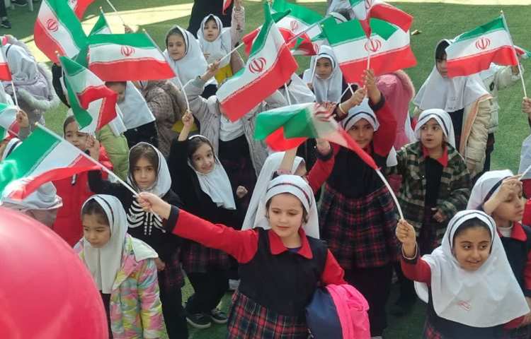 جشن انقلاب 4