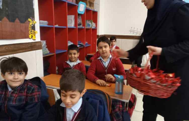 جشن انقلاب 4