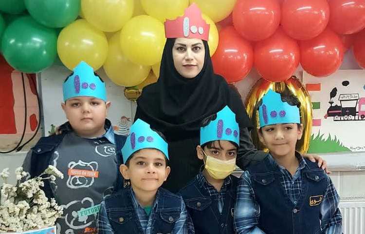 جشن با شکوه یادگیری عدد 100 دانش آموزان پایه دوم 17