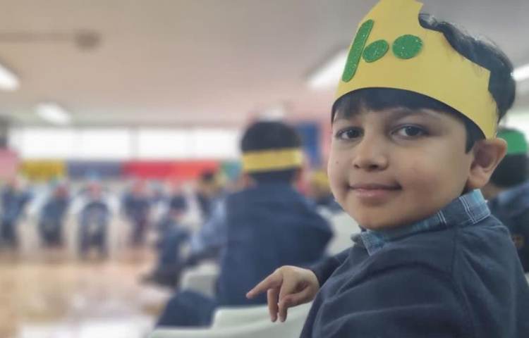 جشن با شکوه یادگیری عدد 100 دانش آموزان پایه دوم 2