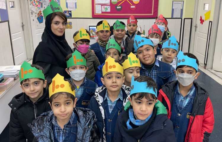 جشن با شکوه یادگیری عدد 100 دانش آموزان پایه دوم 32