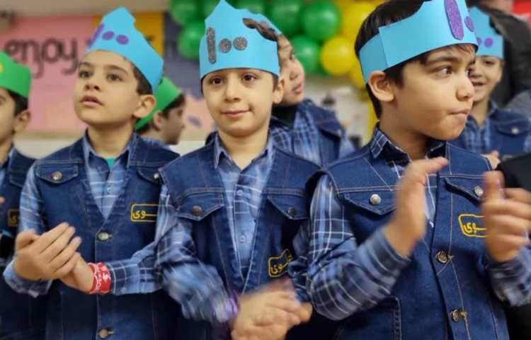 جشن با شکوه یادگیری عدد 100 دانش آموزان پایه دوم 5
