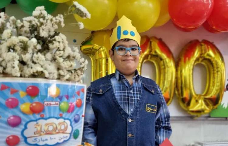 جشن با شکوه یادگیری عدد 100 دانش آموزان پایه دوم 9