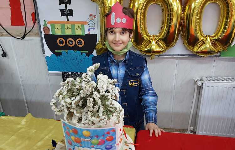 جشن با شکوه 100 دانش آموزان پایه دوم دبستان 12