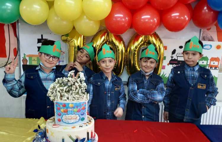 جشن با شکوه 100 دانش آموزان پایه دوم دبستان 6