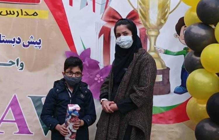 جشن بزرگ جایزه ها (تقدیر از منتخبین مسابقات فرهنگی، هنری، ورزشی، پژوهشی و... سال 00-99 ) 8