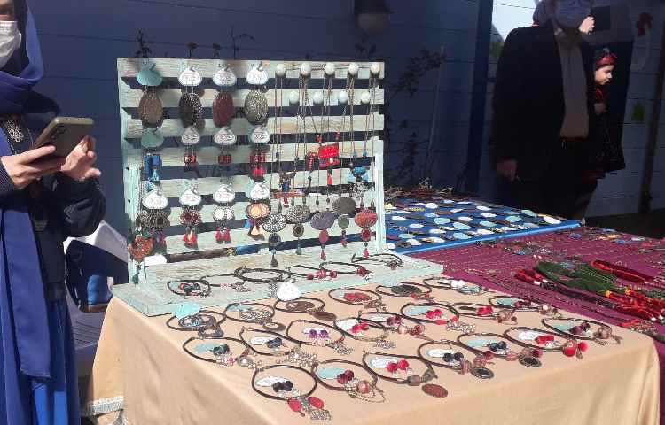 جشن بزرگ عید نوروز (اقوام ایرانی ) دبستان علوی تهران شعبه غرب 17