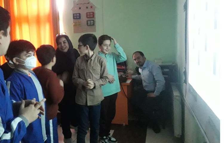 جشن بزرگ نیمه شعبان در دبستان علوی 12