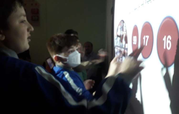 جشن بزرگ نیمه شعبان در دبستان علوی 13