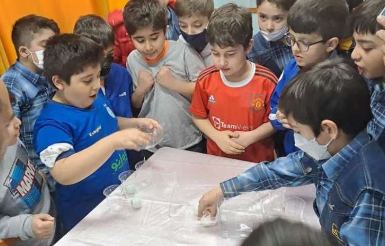 جشن بزرگ نیمه شعبان در دبستان علوی 16