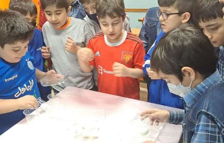 جشن بزرگ نیمه شعبان در دبستان علوی 17