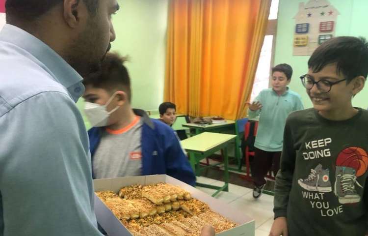 جشن بزرگ نیمه شعبان در دبستان علوی 21