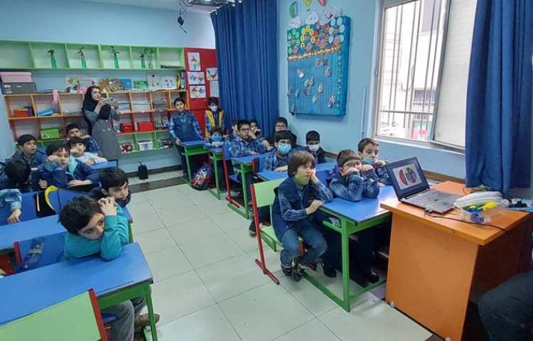 جشن بزرگ نیمه شعبان در دبستان علوی 3