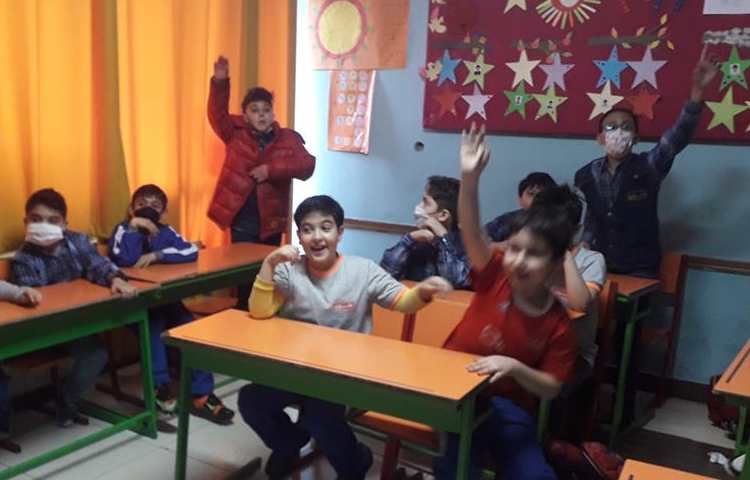 جشن بزرگ نیمه شعبان در دبستان علوی 5