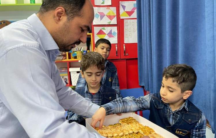 جشن بزرگ نیمه شعبان در دبستان علوی 7