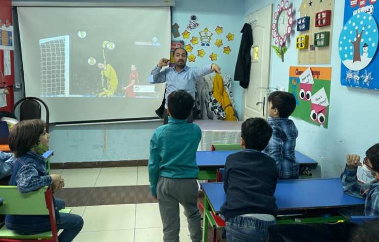 جشن بزرگ نیمه شعبان در دبستان علوی 8