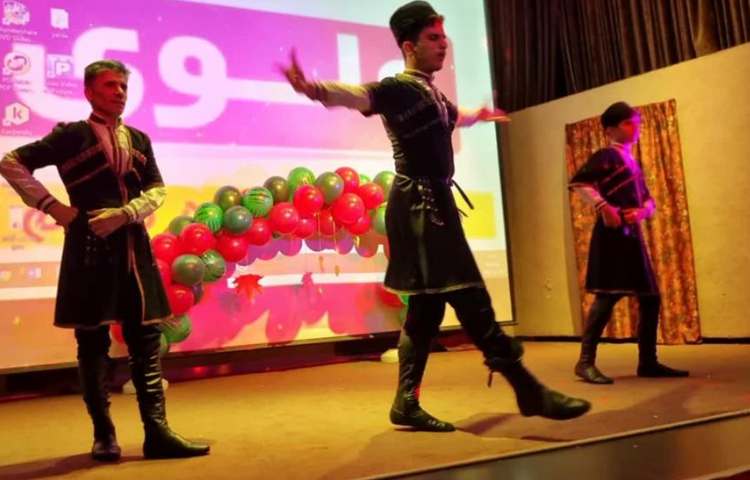 جشن بزرگ و خاطره انگیز یلدا دبستان علوی شعبه غرب 17