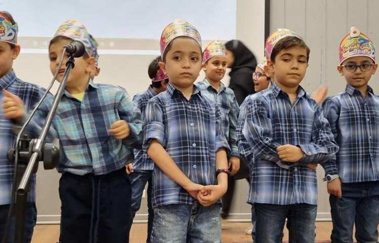 جشن بزرگ و شاد الفبا دانش آموزان پایه اول دبستان علوی شعبه غرب 10