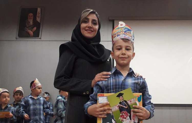 جشن بزرگ و شاد الفبا دانش آموزان پایه اول دبستان علوی شعبه غرب 101