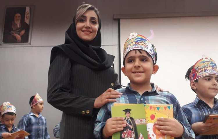 جشن بزرگ و شاد الفبا دانش آموزان پایه اول دبستان علوی شعبه غرب 102