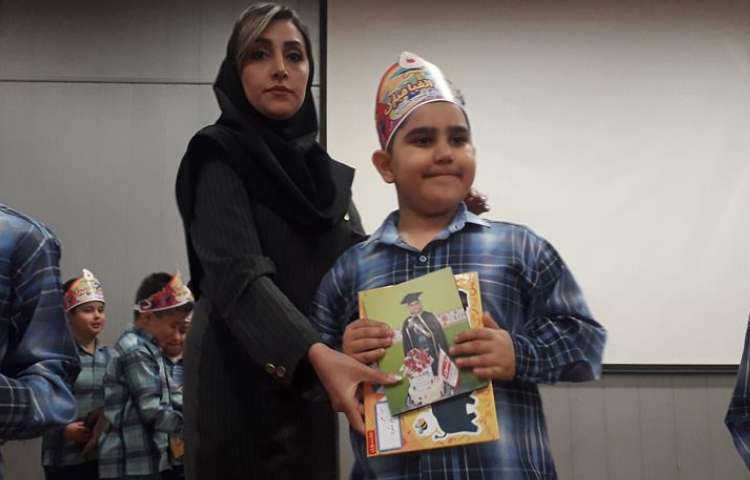 جشن بزرگ و شاد الفبا دانش آموزان پایه اول دبستان علوی شعبه غرب 105