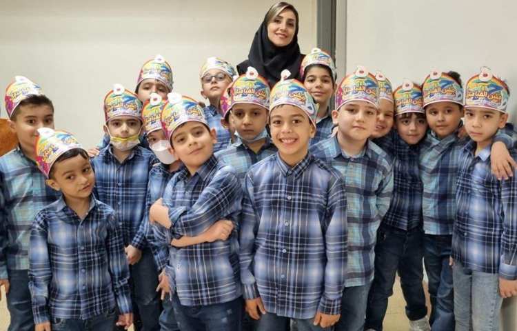 جشن بزرگ و شاد الفبا دانش آموزان پایه اول دبستان علوی شعبه غرب 12