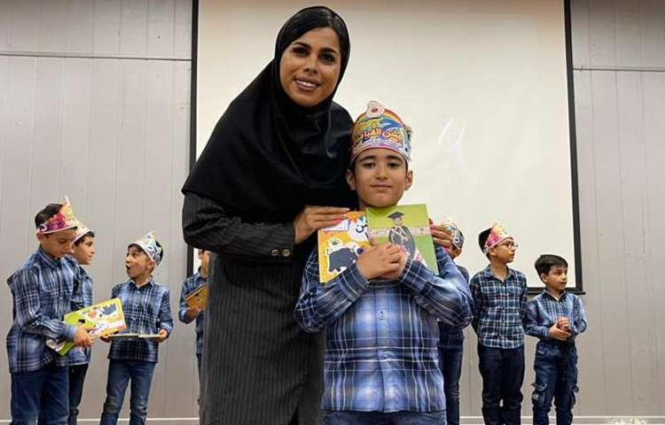 جشن بزرگ و شاد الفبا دانش آموزان پایه اول دبستان علوی شعبه غرب 26