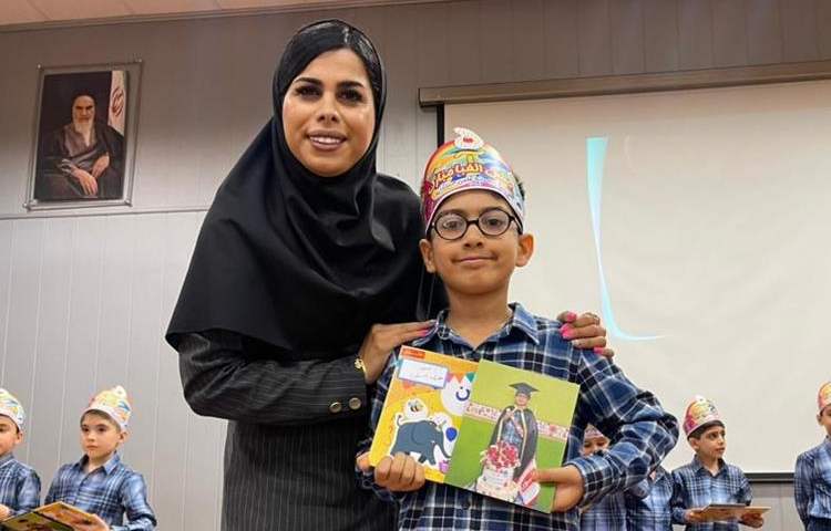 جشن بزرگ و شاد الفبا دانش آموزان پایه اول دبستان علوی شعبه غرب 27